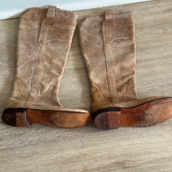 Women's Frye Paige Tall Riding Boots in a distressed tan/brown leather- Size 7 - Picture 10 of 11